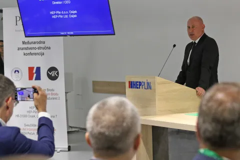 Osijek,25. 09. 2025, HEP Plin, Cara Hadrijana. Otvorenje 23. Skupa o prirodnom plinu, toplini i vodi i 16. Međunarodnog skupa o prirodnom plinu. Damir Peću&scaron;ak, direktora HEP Plin d.o.o.snimio GOJKO MITIĆ
