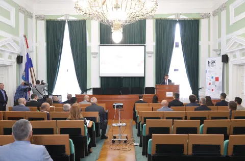 Osijek, 25. 09. 2025., Europska avenija 13, HGK, Hrvatska gospodarska komora, Županijska komora Osijek, Zlatna kuna, dodjela, Zoran KovačevićSNIMIO BRUNO JOBST