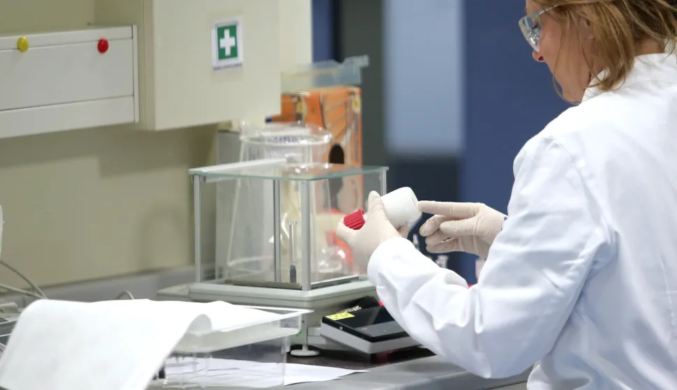 05.04.2016., Zagreb - Ilustracije proizvodnje u tvornici PLIVA. PLIVINO poslovanje obuhvaca proizvodnju gotovih lijekova i aktivnih farmaceutskih supstancija. Proizvodna lokacija u Zagrebu specijalizirana je za proizvodnju suhih oralnih oblika lijekova, sterilnih proizvoda, krema i masti. "nPhoto: Sanjin Strukic/PIXSELL