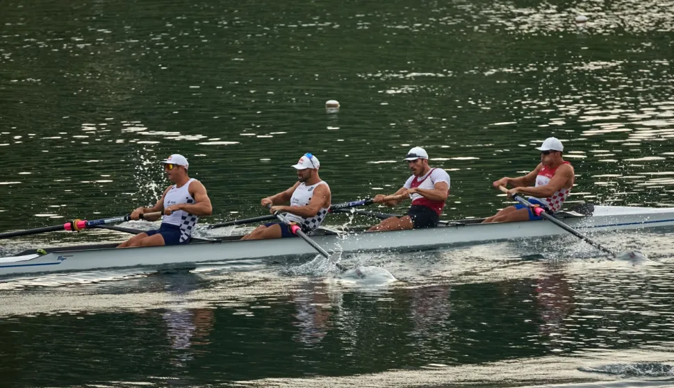 VESLANJE SINKOVIĆ, LONČARIĆ, ČETVERAC BEZ KORMILARARUJAN 2025. USTUPLJENA FOTOGRAFIJA