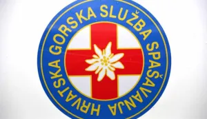 29.04.2015., Fazana - Oznake hitne pomoci u Hrvatske gorske sluzbe spasavanja Photo: Dusko Marusic/PIXSELL------1 stupac colornovosit