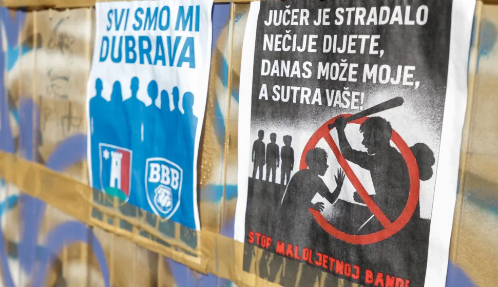 Zagreb, 21.09.2025.- Rodtelji u Retkovcu i okolnim naseljima zagrebačke Dubrave organiziraju Prosvjed protiv nasilja koji će se održati 28. 09. 25. u 16 sati ispred OŠ Retkovec. Na fotografiji plakati protiv nasilja u Dubravi.foto HINA/ Admir BULJUBAŠIĆ/ abu