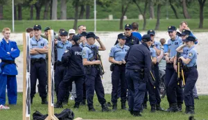 Zagreb, 28.9.2025 - Dan policije obilježava se na zagrebačkom jezeru Bundek gdje se posjetitelji mogu upoznati s radom svih rodova policije i uz cjelodnevni program pogledati prezentaciju različitih taktičko-tehničkih vještina.Foto Hina/ Dario GRZELJ/ dag