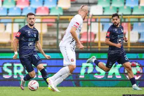 28.09.2025., Gradski stadion, Velika Gorica - SuperSport HNL, 08. kolo, HNK Gorica - NK Osijek. Arnel Jakupovic i David Colina Photo: Goran Stanzl/PIXSELL