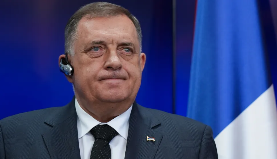 23.06.2025., Palata republike, Banja Luka (BiH) - Predsjednik RS Milorad Dodik odrzao pres konferencijusa Rodom R. Blagojevichom, bivsem guvernerom americke savezne drzave Illinois. Dodik je rekao da zna ko su biznismeni iz Konjica koji su ucijenili njegov zivot, ali da ne smije o tom pricati zbog policijske istrage, kao i da su dva covjeka koji su unajmljeni da budu atentatori na njega trenutno u pritvoru u Rijeci, u Hrvatskoj, odnosno u Novom Pazaru, u Srbiji. Photo: Dejan Rakita/PIXSELL