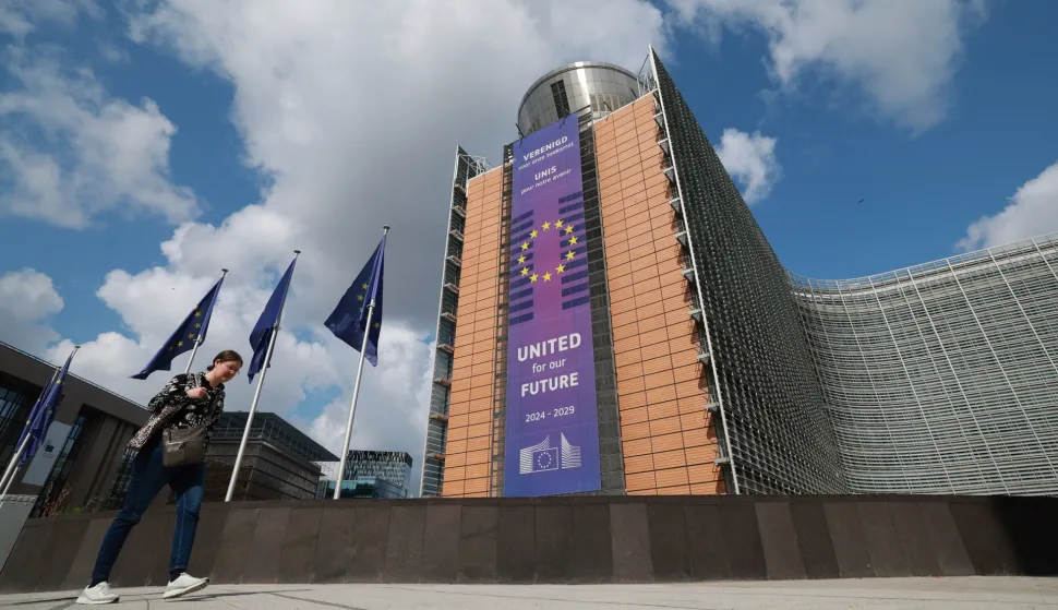 epa12276810 European commission headquarters in Brussels, Belgium, 01 August 2025. U.S. President Donald Trump signed an executive order imposing tariffs of 15 percent on most EU goods and up to 41 percent to other countries. The tariffs take effect on 07 August 2025, a one-week delay to allow more time for negotiations. EPA/OLIVIER HOSLET