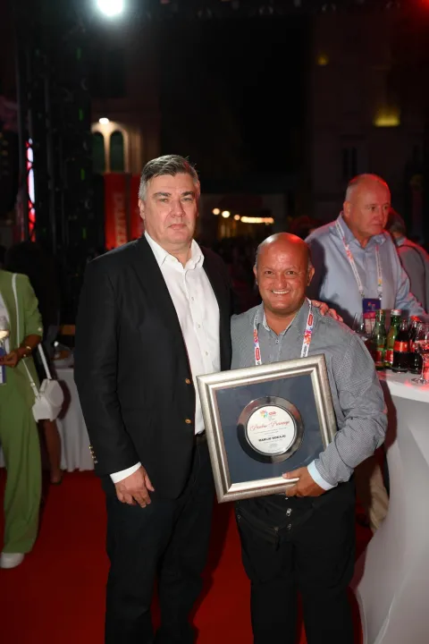 VINKOVCIMario Kokaj, nekada&scaron;nji Glasovac, dobitnik nagrada za humanitarni i sportski rad