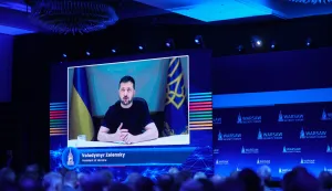 epaselect epa12414071 Ukrainian President Volodymyr Zelensky (on the screen) speaks during the opening debate of the Warsaw Security Forum in Warsaw, Poland, 29 September 2025. The two-day international conference is dedicated to European and global security and is attended by politicians, military officials, and security experts from 80 countries at the DoubleTree by Hilton Hotel in Warsaw. EPA/LESZEK SZYMANSKI POLAND OUT