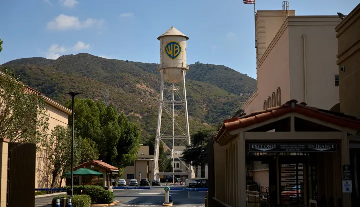 epa12370289 The Warner Bros. Studios water tower in Burbank, California, 11 September 2025. Paramount Skydance is preparing a bid for Warner Brothers Discovery, which owns HBO, CNN, and the Warner Bros. movie studio, according to people with knowledge of the plans. A merger of the two would unite two of the biggest movie studios and two of the most influential news networks, CBS News and CNN. EPA/ALLISON DINNER