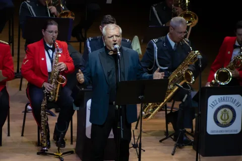 Jazz orkestar HV-a i britanski gosti odu&scaron;evili Osječane