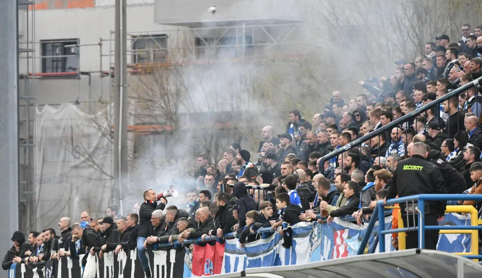 02.04.2025., Gradski stadion "Ivan Kusek Apas", Koprivnica - SuperSport Hrvatski nogometni kup 2024./25., polufinale, NK Slaven Belupo - NK Osijek. navijaci Osijeka, Kohorta Photo: Vjeran Zganec Rogulja/PIXSELL