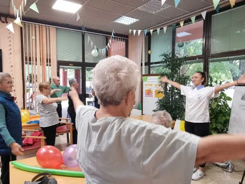 VINKOVCIVeć drugu godinu zaredom vinkovački Dom za starije i nemoćne osobe u suradnji s Gradskim muzejom Vinkovci organizira projekt "Baš za nas" u povodu Međunarodnog dana starijih osoba, koji se obilježava 1. listopada. rujan 2025.