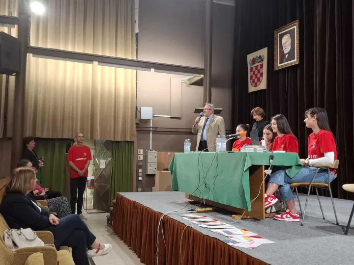 Projekt “Volontiraj i ti!”: Učenici pomažu učenicima