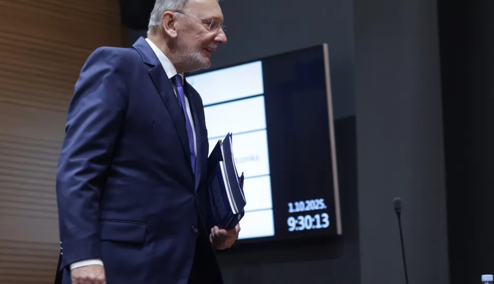 Zagreb, 01.10.2025.- Nastavak 7. sjednica Hrvatskoga sabora, koja je započela raspravom o Izvješću o radu policije u 2024. godini - podnositeljica: Vlada Republike Hrvatske. Na fotografiji Davor Božinović.foto HINA/ Admir BULJUBAŠIĆ/ abu