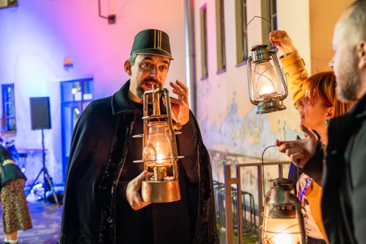 HeadOnEast HeadOnEast