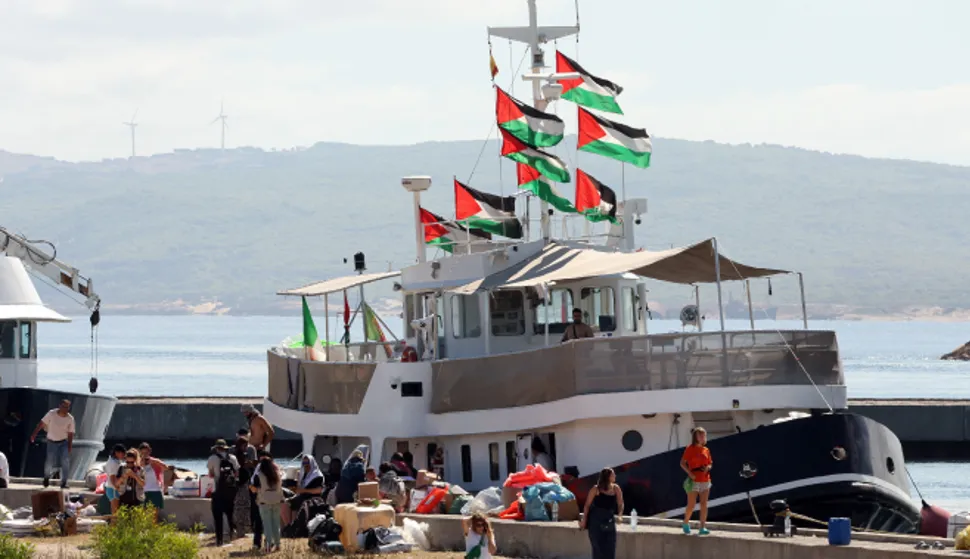 epa12372806 Participants of the Global Sumud Flotilla (GSF) wait to set sail towards Gaza along with other boats at the port of Bizerte, Tunisia, 13 September 2025. The Gaza-bound GSF flotilla is an international maritime initiative that began sailing in August 2025, aiming to break the Israeli blockade and deliver vital aid to the Gaza Strip. EPA/MOHAMED MESSARA