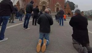 đakovo - molitelji, klečavci2024.