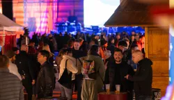 Osijek, 03. 10. 2025., HeadOnEast - petak koncert; headoneast; posjetitelji; gužva