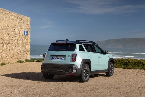 Renault 4 image bank media Test-Drive, on April 28th 2025 at Lisbonne, Portugal - Photo Cl&eacute;ment Choulot/DPPI