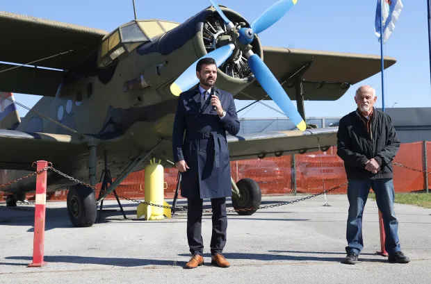 Osijek, 04. 10. 2025., Zračna luka Čepin, 34. godišnjica, Samostalni zrakoplovni vod Osijek, Dragan Vulin SNIMIO BRUNO JOBST