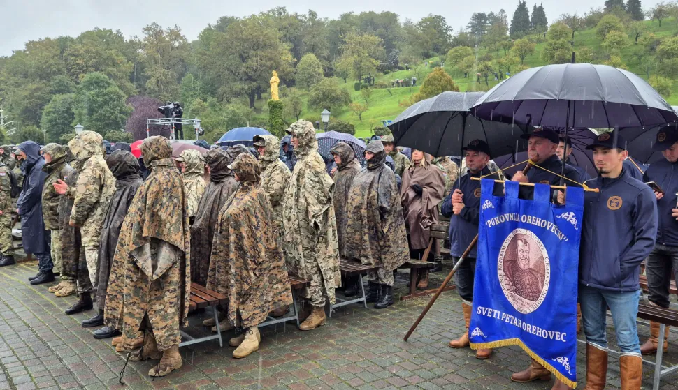 Marija Bistrica, 5.10.2025.- U Hrvatskom nacionalnom sveti?tu Majke Bo?je Bistri?ke u Mariji Bistrici u nedjelju je odr?ano 33. nacionalno hodo?a??e katoli?kih vjernika Hrvatske vojske, policije i branitelja. foto HINA/ Sini?a KALAJD?IJA/ ua