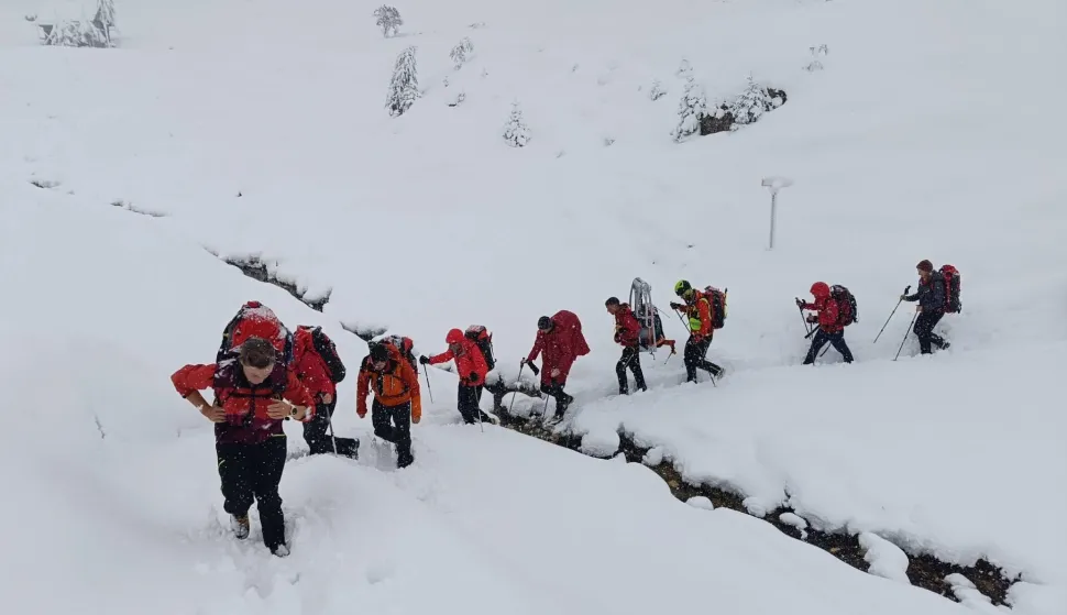Potraga za hrvatskim planinarima nestalim u lavini u Sloveniji