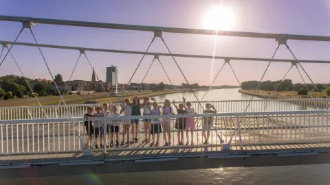 12-godišnja Eva Nenadić otpjevala pjesmu ‘’Prijateljstvo” na hrvatskom i njemačkom