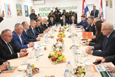 Radni sastanak premijera Plenkovića sa saborskim zastupnikom i čelni&scaron;tvom DZMH-a