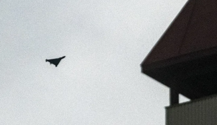 epa12412590 A drone flies during a Russian attack on Kyiv, Ukraine, 28 September 2025, amid the Russian invasion. Russia launched a large-scale overnight attack across Ukraine using nearly 500 drones and 40 missiles, killing at least four people and injuring scores, according to the State Emergency Service. EPA/MAXYM MARUSENKO