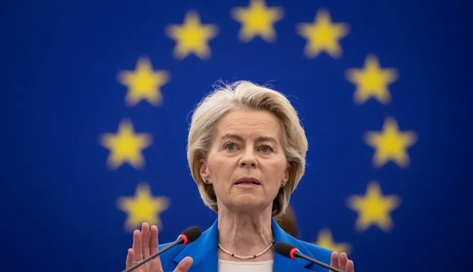 epa12435177 European Commission President Ursula von der Leyen speaks during a plenary session at the European Parliament in Strasbourg, France, 06 October 2025. The plenary session, which runs from 06 to 09 October, is set to discuss two motions of censure tabled by the far-right 'Patriots for Europe' (PfE) group and 'The Left' against European Commission President Ursula von der Leyen. EPA/CHRISTOPHE PETIT TESSON