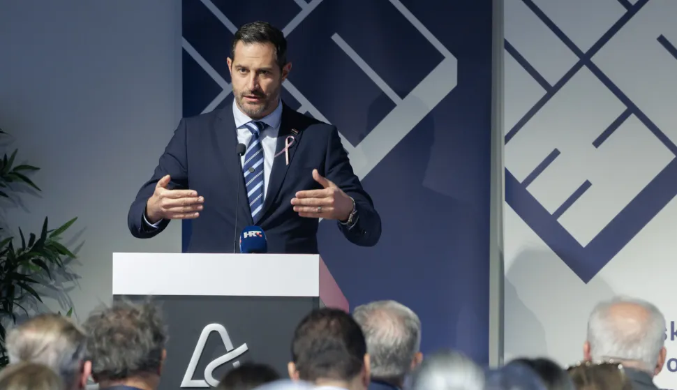 Zagreb, 07.10.2025. - Hrvatsko društvo za korporativno upravljanje i menadžment (CCGM) organiziralo je stručni skup "Može li Hrvatska imati održivi turizam?", na kojem su se okupili stručnjaci, znanstvenici i predstavnici turističkog sektora.Na fotografiji Tonči Glavina.foto HINA/ Edvard ŠUŠAK