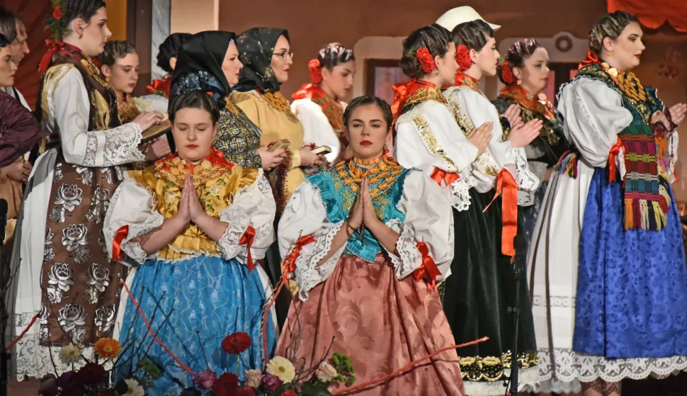 Županja...21.02.2025.U Kulturnom centru Ivana Hermana otvoreno 58. Šokacko sijelo na kojem je sudjelovao Potpredsjednik Vlade i ministar poljoprivrede, šumarstva i ribarstva David Vlajčić.Foto: Gordan Panić