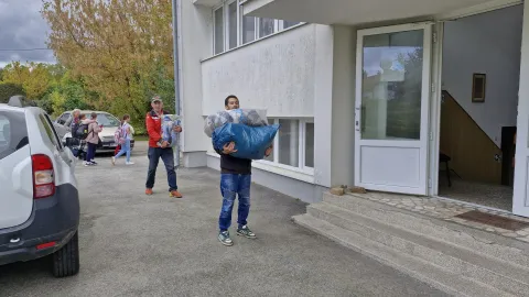 U Belom Manastiru humanost na djelu: Crveni križ prikuplja odjeću i obuću za najpotrebitije