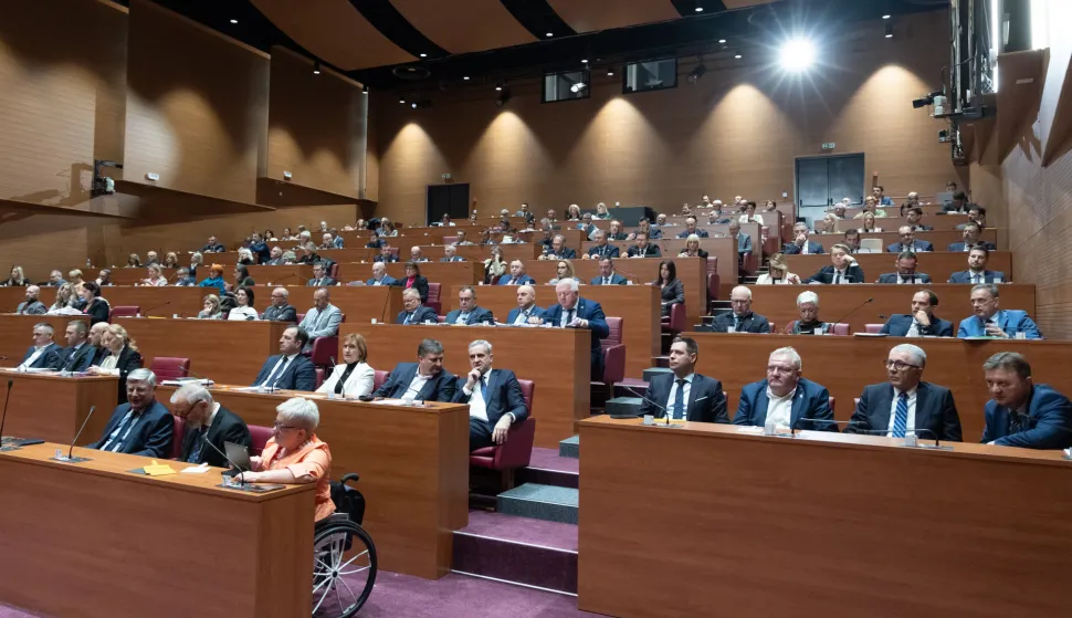 Zagreb, 06.12.2024. - Saborski zastupnici glasaju o raspravljenim točkama.foto HINA/ Edvard &Scaron;U&Scaron;AK/ es