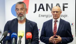 Zagreb, 08.10.2025. - Predsjednik Uprave JANAF-a d.d. mr. sc. Stjepan Adanić i član Uprave Vladislav Veselica dali su izjave za medije na temu licence OFAC-a za transport nafte partneru NIS a.d. te današnjih pregovora s predstavnicima MOL Grupe.Na fotografiji Vladislav Veselica, Stjepan Adanić.foto HINA/ Edvard ŠUŠAK
