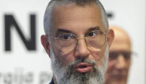 Zagreb, 08.10.2025. - Predsjednik Uprave JANAF-a d.d. mr. sc. Stjepan Adanić i član Uprave Vladislav Veselica dali su izjave za medije na temu licence OFAC-a za transport nafte partneru NIS a.d. te današnjih pregovora s predstavnicima MOL Grupe.Na fotografiji Vladislav Veselica.foto HINA/ Edvard ŠUŠAK