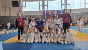 Mladostaši zadovoljni kući