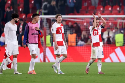 Prag, 09.10.2025 - Utakmica kvalifikacija za Svjetsko nogometno prvenstvo Če&scaron;ka - Hrvatska na Fortune stadionu u Pragu. Na slici Jo&scaron;ko Gvardiol, Nikola Moro, Kristijan Jakić, Luka Modrić.foto HINA/ Damir SENČAR/ ds