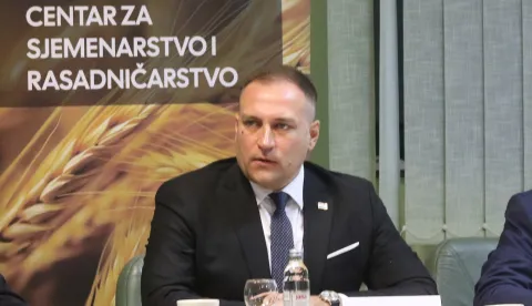 Osijek, 06. 10. 2025, Brijest, Usorska 19. Premijer Andrej Plenković u Centru za sjemenarstvo i rasadničarstvo Osijek, Svinjska kuga ASK. David Vlajčić.snimio GOJKO MITIĆ