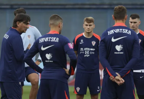 Zagreb, 07.09.2025. - Trening nogometne reprezentacije Hrvatske&nbsp;uoči utakmice Europskih kvalifikacija za Svjetsko prvenstvo 2026. godine između Hrvatske i Crne Gore. Na fotografiji Zlatko Dalić, Toni Fruk, Dominik Livaković. foto HINA/ Lana SLIVAR DOMINIĆ/ lsd