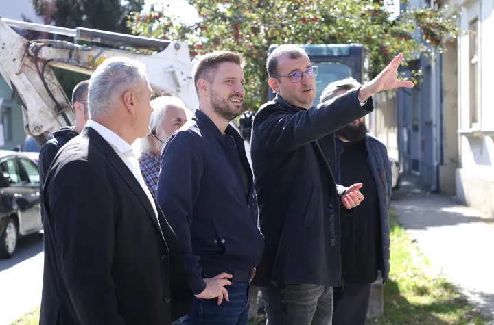 Osijek, 10. 10. 2025., Kanižlićeva 48b, početak radova, početak ru&scaron;enja, ru&scaron;evna zgrada, ru&scaron;enje, obilazak radova, Ivan RadićSNIMIO BRUNO JOBST