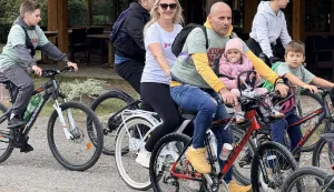 "Jesenski đir" okupio 500 biciklista: Vinkovčani uživali u suncu, vožnji i druženju, listopad 2025.