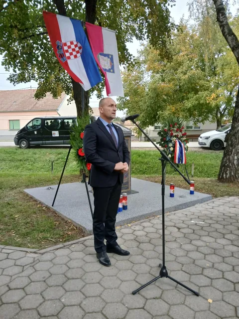 &Scaron;iroko PoljeListopad 2025.Dan sjećanja na Anu DamjanovićPotpredsjednik Vlade i ministar obrane Ivan Anu&scaron;ić
