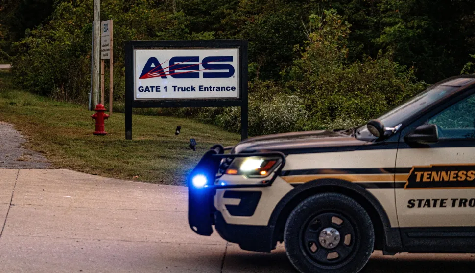epa12446222 Tennessee State Trooper on the scene after an explosion at Accurate Energetic Systems left at least 19 people missing according to officials in McEwen, Tennessee, USA, 10 October 2025. The munitions plant reportedly manufactures explosives for military and industrial usage. EPA/MARTIN B. CHERRY