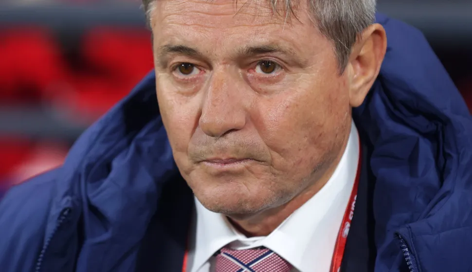epa12447555 Serbia's head coach Dragan Stojkovic reacts during the 2026 FIFA World Cup European Qualifiers Group K soccer match between Serbia and Albania in Leskovac, Serbia, 11 October 2025. EPA/ANDREJ CUKIC
