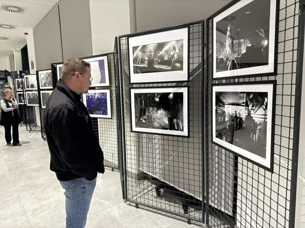 Izložba “Rock fotografija” Vinkovčanina Marinka Reslija