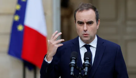 epa12438811 French outgoing Prime Minister Sebastien Lecornu delivers a statement in the courtyard of the Hotel Matignon following a series of talks with political parties' leaders, in Paris, France, 08 October 2025. French Prime Minister Lecornu resigned on 06 October, nearly a month after his appointment and shortly after his new cabinet was announced. EPA/STEPHANIE LECOCQ/POOL MAXPPP OUT