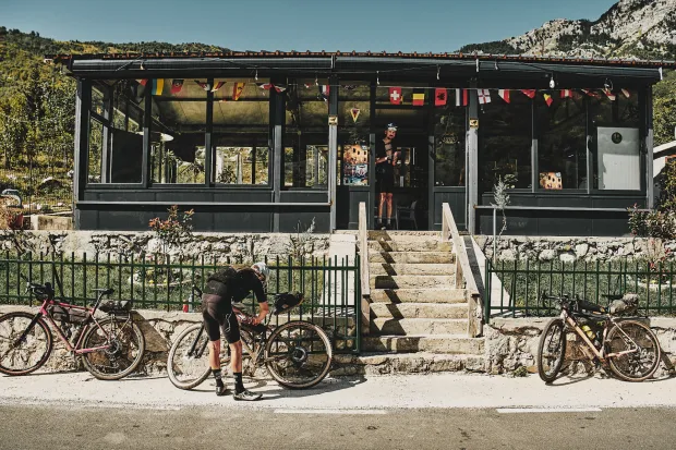 MAGAZIN ALBANIJE DARIOFotografije by Illyrian Loop