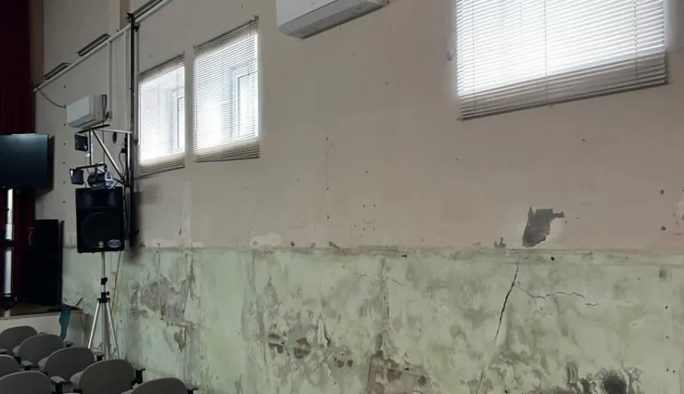 Dom kulture Petrovci: Obnova unutarnjih zidova i stropa, ugradnja LED rasvjete...