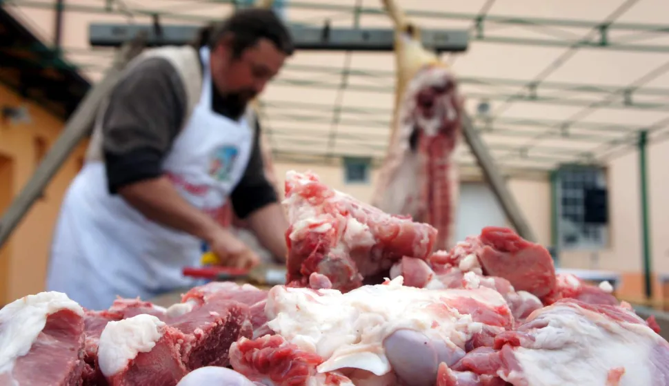 Uranile svinjokolje: Ne žele dočekati zabrane, spremaju meso u hladnjake